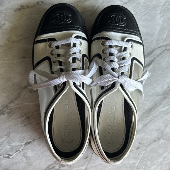 CHANEL women’s platform oxfords with mesh sides black and white logo on toe 37 - Picture 4 of 8
